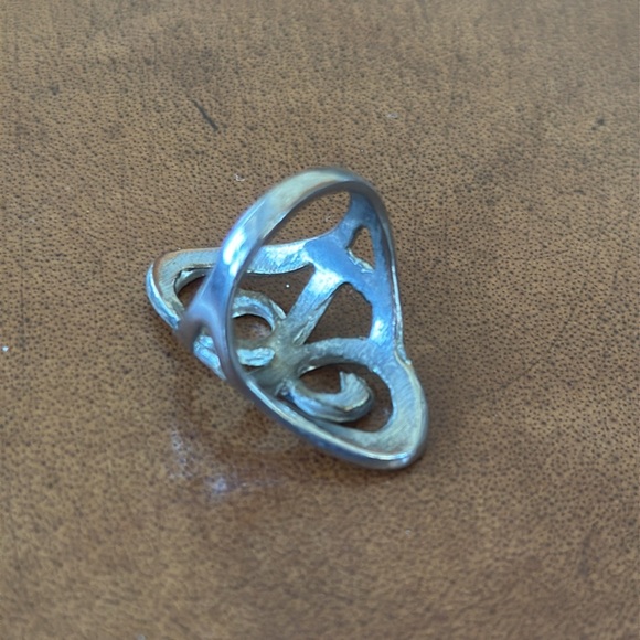 Ethnic Design Ring - Picture 2 of 2